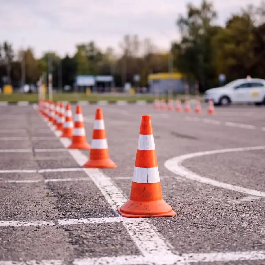 Prime Hill — Wie Sie Ihre Fahrschulprüfung beim ersten Versuch bestehen